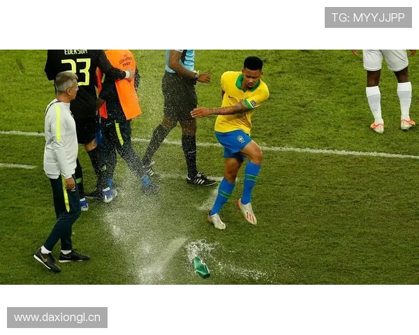 乔纳森·戴维与热苏斯：全能前锋生涯路径与角色演变对比