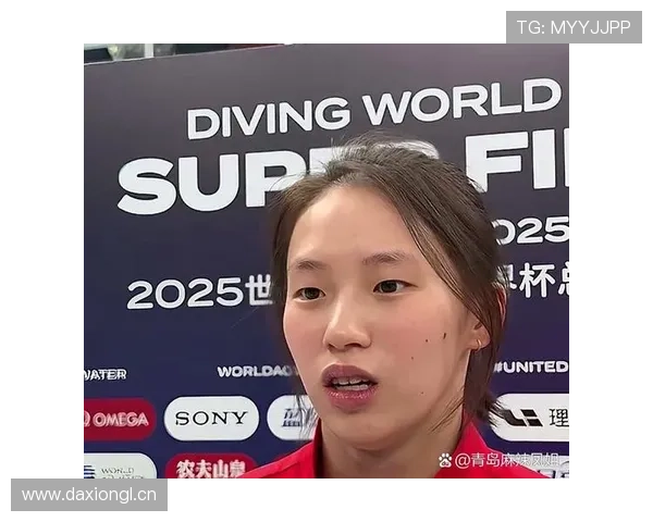 陈芋汐跳水归跳水，回家连薯片袋子都舔干净