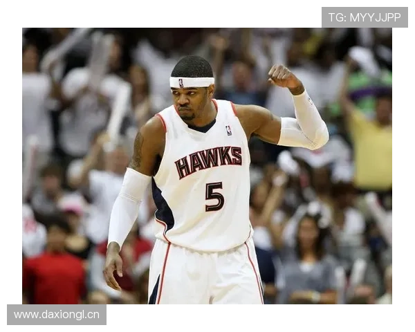 约什·史密斯突破与无球跑动改变进攻节奏明显提升得分效率